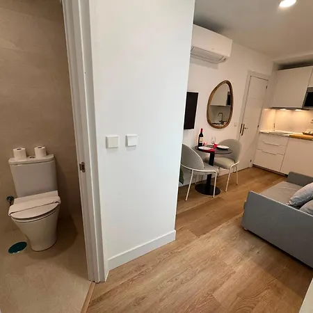 Functional Flat For Short Breaks In Apartment