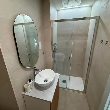 Functional Flat For Short Breaks In Apartment